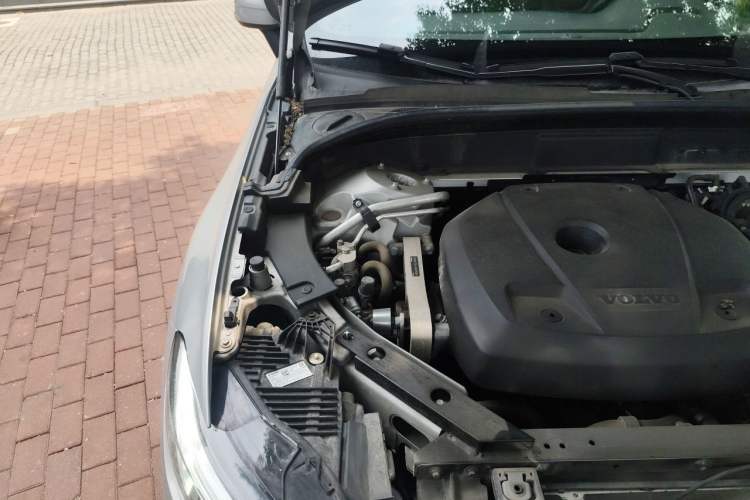 Used Volvo XC60 New Energy 2023 T8 Plug-in Hybrid Long-Range All-Wheel Drive Smart & Luxurious Enjoyment Edition Engine Bay Right