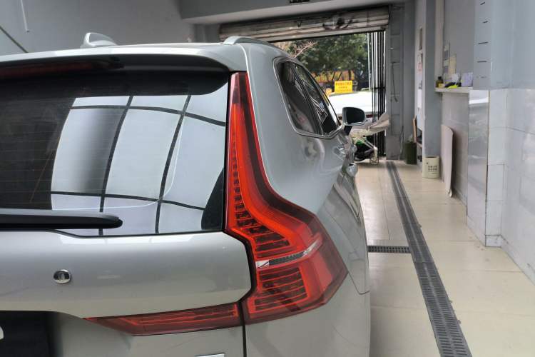 Used Volvo XC60 New Energy 2023 T8 Plug-in Hybrid Long-Range All-Wheel Drive Smart Luxury Edition Exterior 3