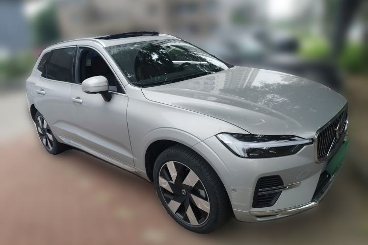 Used Volvo XC60 New Energy 2023 T8 Plug-in Hybrid Long-Range All-Wheel Drive Smart & Luxurious Enjoyment Edition Front Right 45 Deg