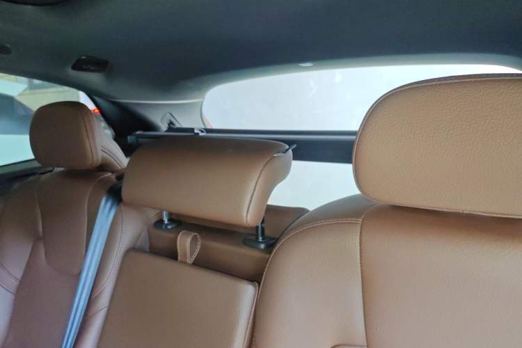 Used Volvo XC60 New Energy 2023 T8 Plug-in Hybrid Long-Range All-Wheel Drive Smart Luxury Edition Headliner