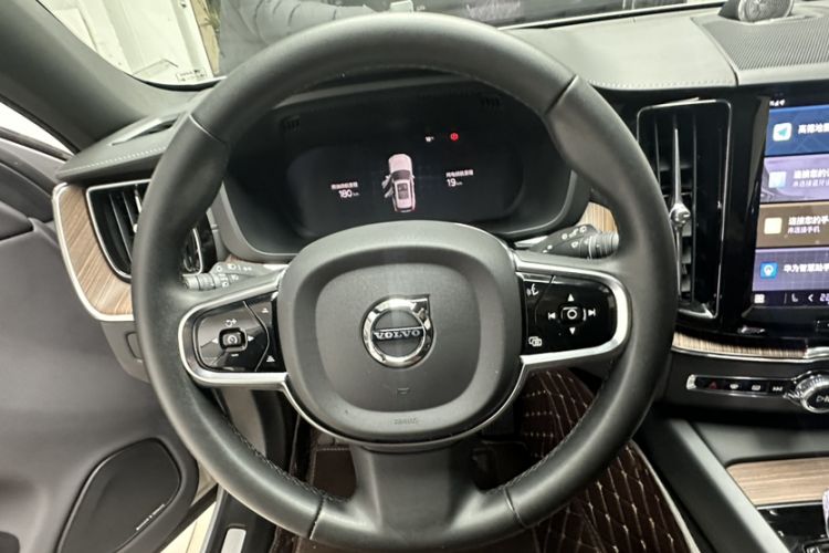 Used Volvo XC60 New Energy 2023 T8 Plug-in Hybrid Long-Range All-Wheel Drive Smart Luxury Edition Interior 14