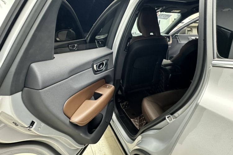 Used Volvo XC60 New Energy 2023 T8 Plug-in Hybrid Long-Range All-Wheel Drive Smart Luxury Edition Interior 5