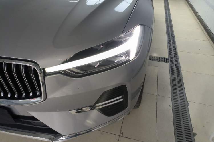 Used Volvo XC60 New Energy 2023 T8 Plug-in Hybrid Long-Range All-Wheel Drive Smart Luxury Edition Left Front Headlight