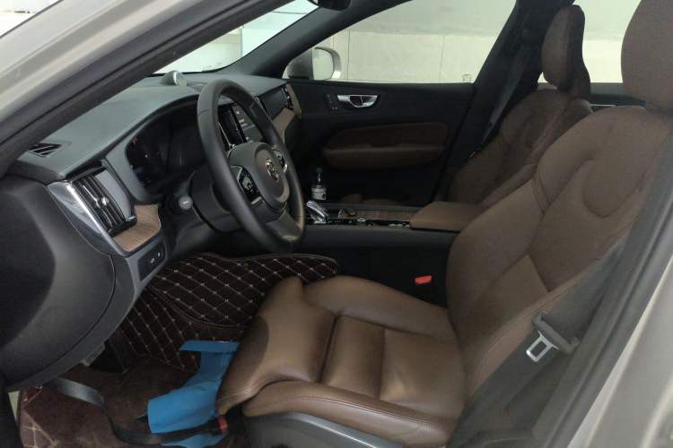Used Volvo XC60 New Energy 2023 T8 Plug-in Hybrid Long-Range All-Wheel Drive Smart Luxury Edition Left Front Seat