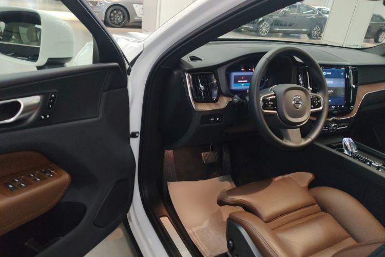 Used Volvo XC60 New Energy 2023 T8 Plug-in Hybrid Long-Range All-Wheel Drive Smart & Luxurious Enjoyment Edition Driver Seat