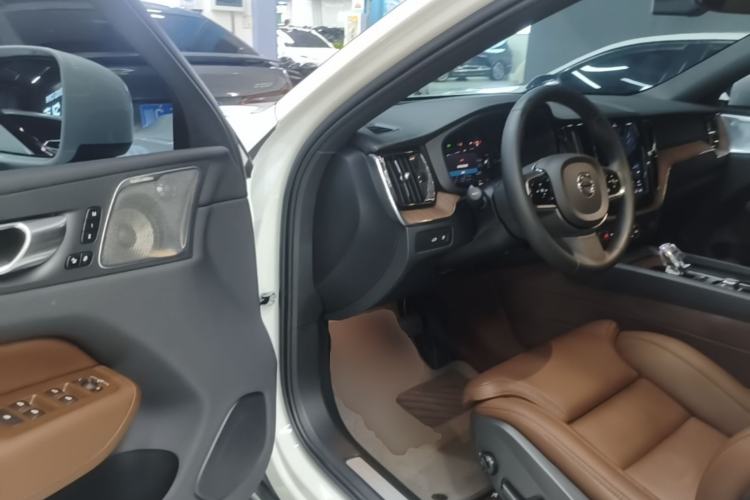 Used Volvo XC60 New Energy 2023 T8 Plug-in Hybrid Long-Range All-Wheel Drive Smart Luxury Edition Driver Seat
