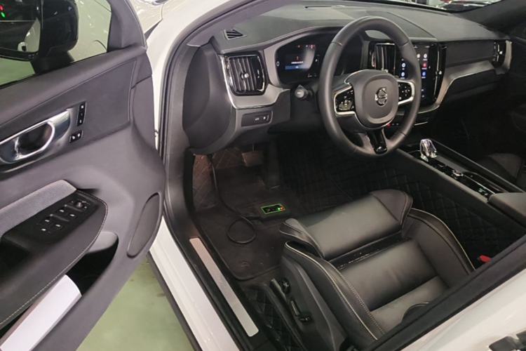 Used Volvo XC60 New Energy 2023 T8 Plug-in Hybrid Long-Range All-Wheel Drive Smart & Sporty Version Driver Seat