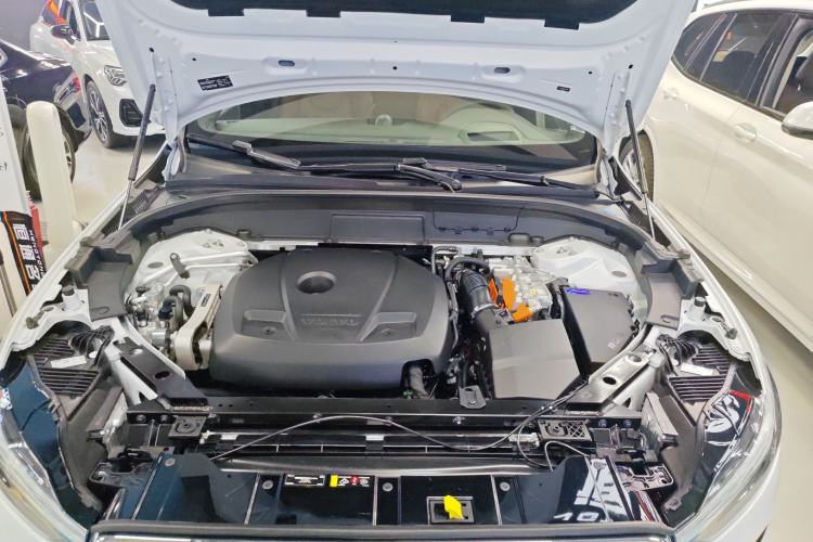 Used Volvo XC60 New Energy 2023 T8 Plug-in Hybrid Long-Range All-Wheel Drive Intelligent Luxury and Enjoyment Edition Engine Bay