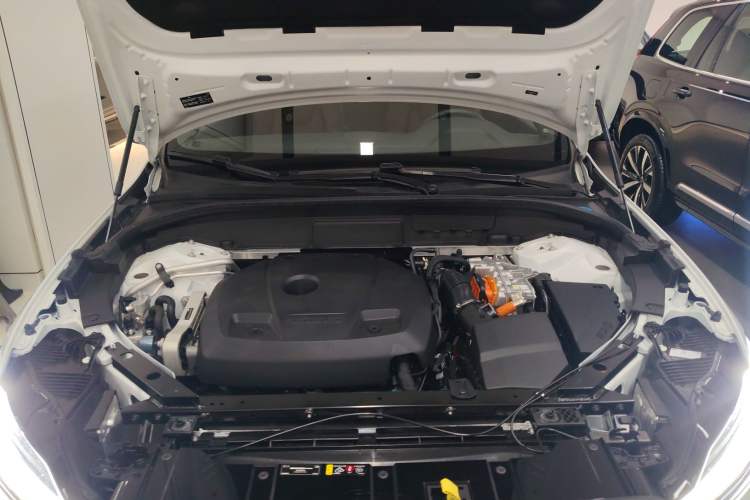 Used Volvo XC60 New Energy 2023 T8 Plug-in Hybrid Long-Range All-Wheel Drive Smart & Luxurious Enjoyment Edition Engine Bay