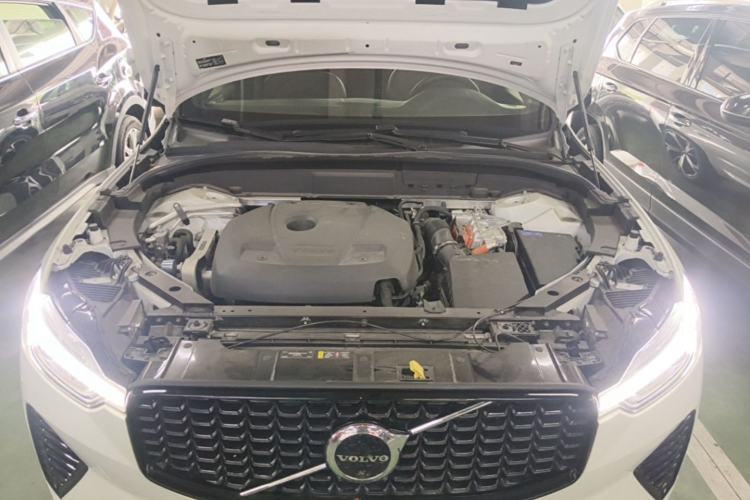 Used Volvo XC60 New Energy 2023 T8 Plug-in Hybrid Long-Range All-Wheel Drive Smart & Sporty Version Engine Bay