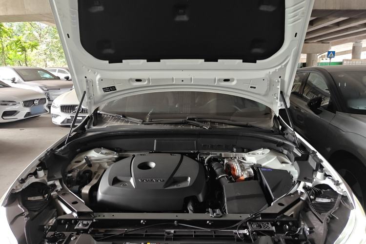 Used Volvo XC60 New Energy 2023 T8 Plug-in Hybrid Long-Range All-Wheel Drive Smart Luxury Edition Engine Bay