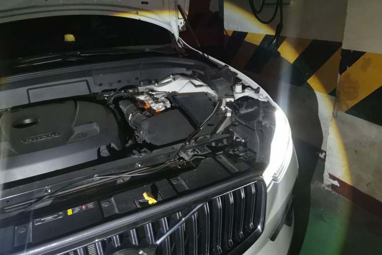 Used Volvo XC60 New Energy 2023 T8 Plug-in Hybrid Long-Range All-Wheel Drive Smart Luxury Edition Engine Bay Left