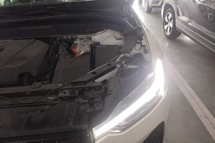 Used Volvo XC60 New Energy 2023 T8 Plug-in Hybrid Long-Range All-Wheel Drive Smart & Sporty Version Engine Bay Left