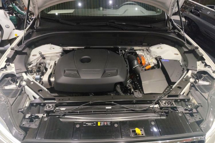 Used Volvo XC60 New Energy 2023 T8 Plug-in Hybrid Long-Range All-Wheel Drive Smart Luxury Edition Engine Bay