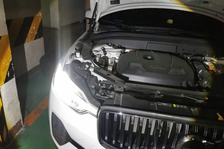 Used Volvo XC60 New Energy 2023 T8 Plug-in Hybrid Long-Range All-Wheel Drive Smart Luxury Edition Engine Bay Right