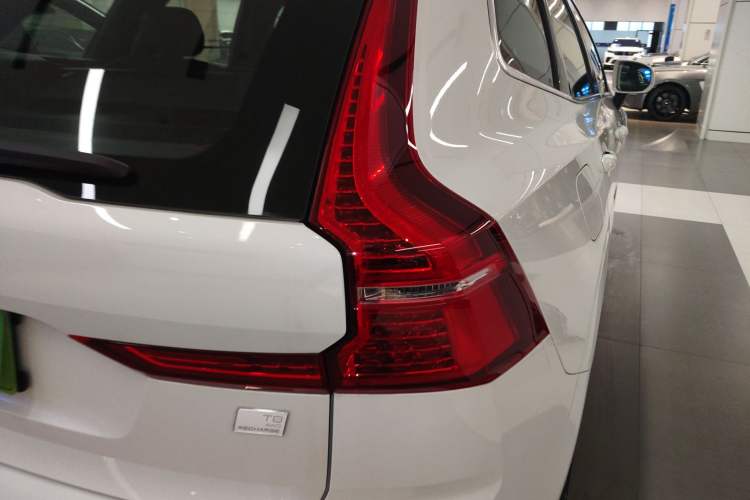 Used Volvo XC60 New Energy 2023 T8 Plug-in Hybrid Long-Range All-Wheel Drive Smart & Luxurious Enjoyment Edition Exterior 3