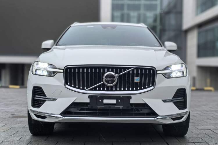 Used Volvo XC60 New Energy 2023 T8 Plug-in Hybrid Long-Range All-Wheel Drive Smart Luxury Edition Exterior 3