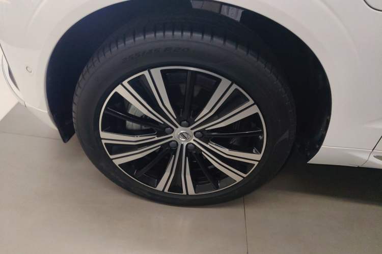Used Volvo XC60 New Energy 2023 T8 Plug-in Hybrid Long-Range All-Wheel Drive Smart & Luxurious Enjoyment Edition Exterior 4