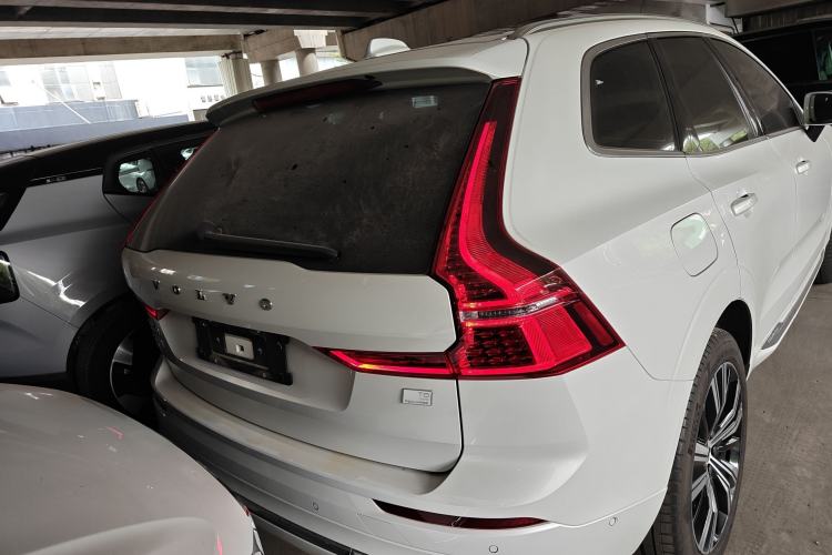 Used Volvo XC60 New Energy 2023 T8 Plug-in Hybrid Long-Range All-Wheel Drive Smart Luxury Edition Exterior 4