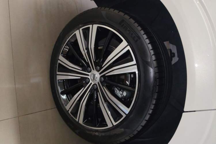 Used Volvo XC60 New Energy 2023 T8 Plug-in Hybrid Long-Range All-Wheel Drive Smart & Luxurious Enjoyment Edition Exterior 5