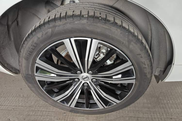 Used Volvo XC60 New Energy 2023 T8 Plug-in Hybrid Long-Range All-Wheel Drive Smart Luxury Edition Exterior 8