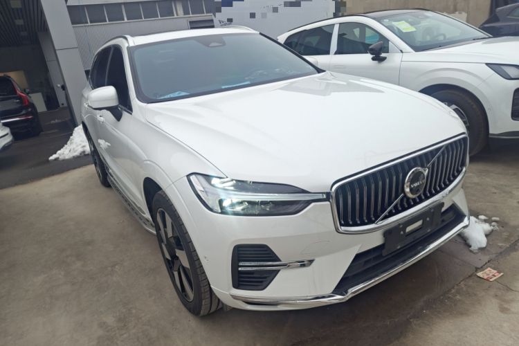 Used Volvo XC60 New Energy 2023 T8 Plug-in Hybrid Long-Range All-Wheel Drive Smart Luxury Edition Front Right 45 Deg