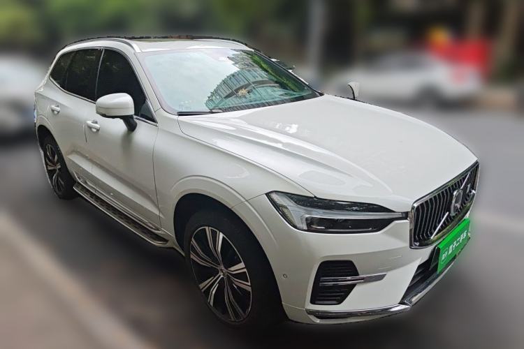 Used Volvo XC60 New Energy 2023 T8 Plug-in Hybrid Long-Range All-Wheel Drive Smart Luxury Edition Front Right 45 Deg
