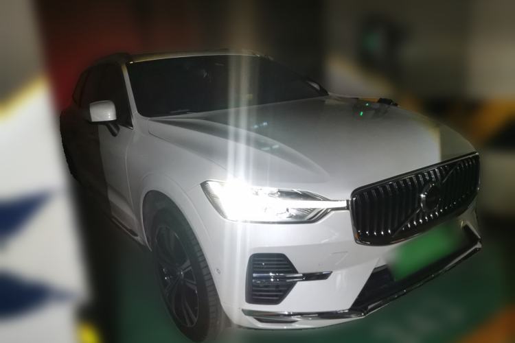 Used Volvo XC60 New Energy 2023 T8 Plug-in Hybrid Long-Range All-Wheel Drive Smart Luxury Edition Front Right 45 Deg