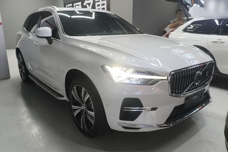 Used Volvo XC60 New Energy 2023 T8 Plug-in Hybrid Long-Range All-Wheel Drive Smart Luxury Edition Front Right 45 Deg