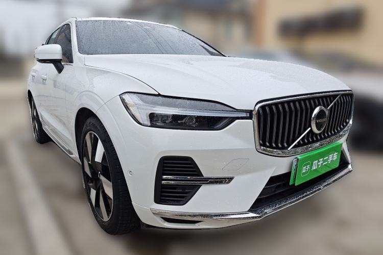 Used Volvo XC60 New Energy 2023 T8 Plug-in Hybrid Long-Range All-Wheel Drive Intelligent Luxury and Enjoyment Edition Front Right 45 Deg