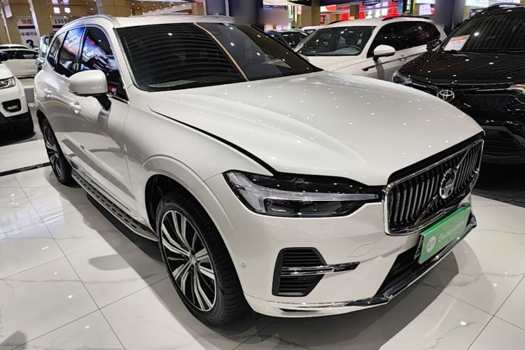 Used Volvo XC60 New Energy 2023 T8 Plug-in Hybrid Long-Range All-Wheel Drive Smart Luxury Edition Front Right 45 Deg