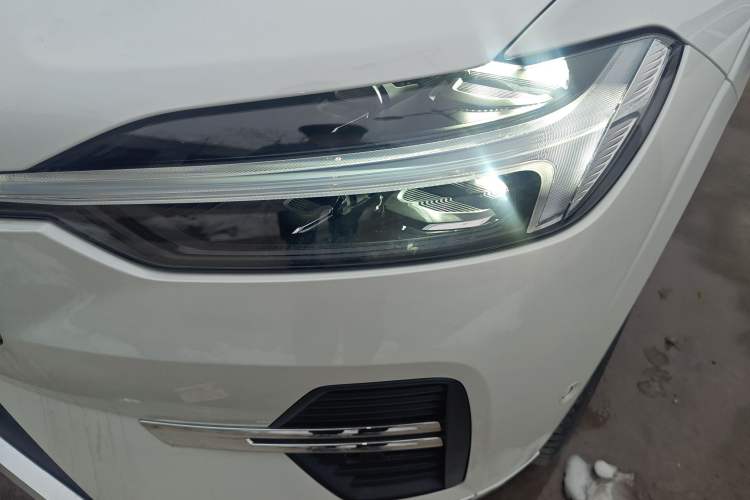 Used Volvo XC60 New Energy 2023 T8 Plug-in Hybrid Long-Range All-Wheel Drive Smart Luxury Edition Left Front Headlight
