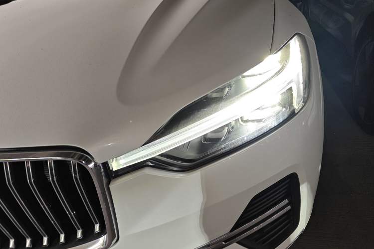 Used Volvo XC60 New Energy 2023 T8 Plug-in Hybrid Long-Range All-Wheel Drive Smart Luxury Edition Left Front Headlight