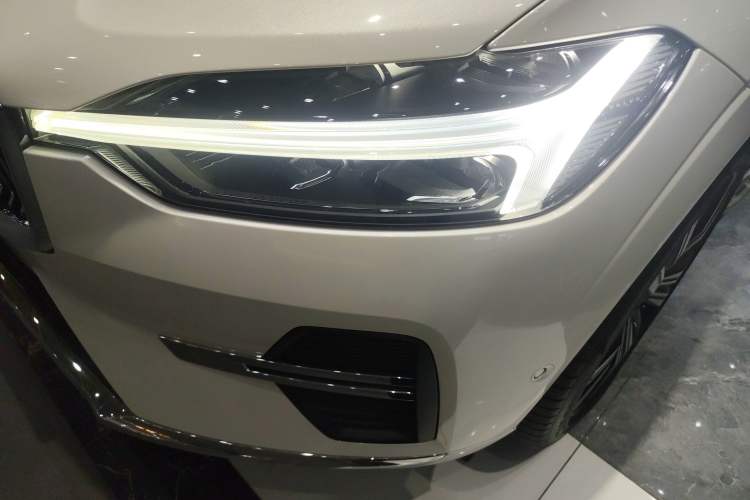 Used Volvo XC60 New Energy 2023 T8 Plug-in Hybrid Long-Range All-Wheel Drive Smart Luxury Edition Left Front Headlight
