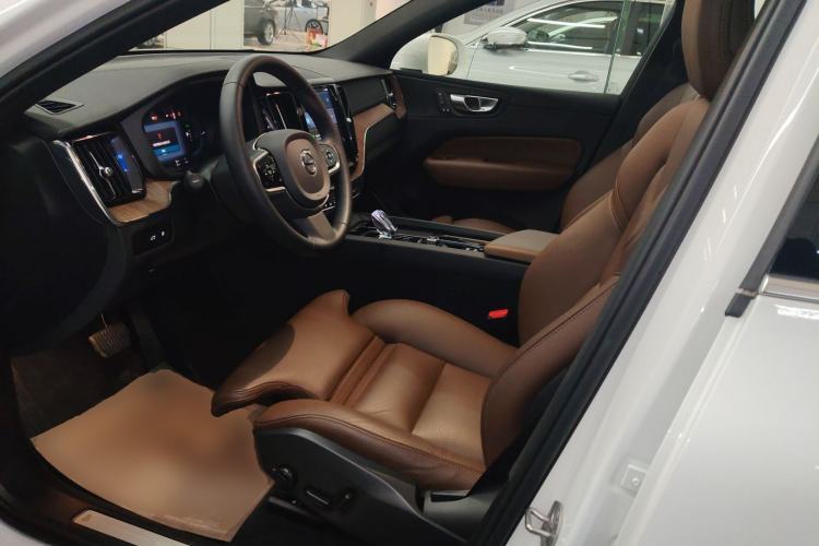 Used Volvo XC60 New Energy 2023 T8 Plug-in Hybrid Long-Range All-Wheel Drive Smart & Luxurious Enjoyment Edition Left Front Seat