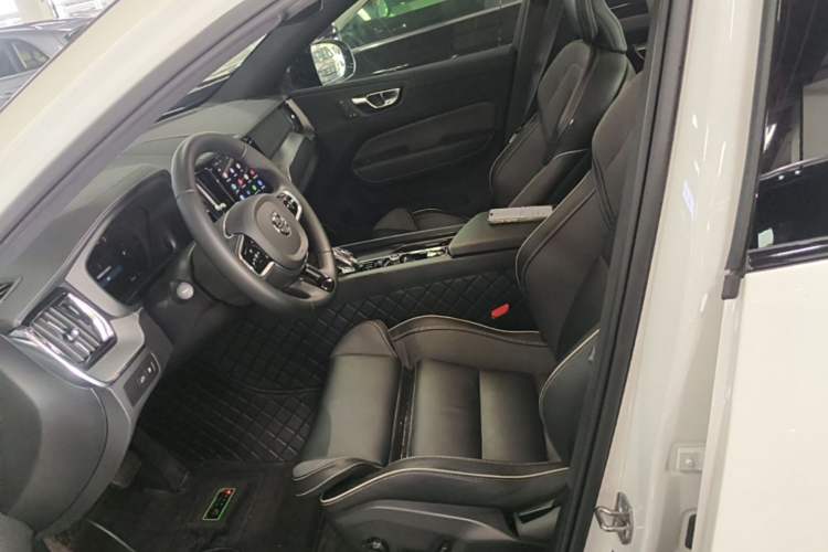 Used Volvo XC60 New Energy 2023 T8 Plug-in Hybrid Long-Range All-Wheel Drive Smart & Sporty Version Left Front Seat