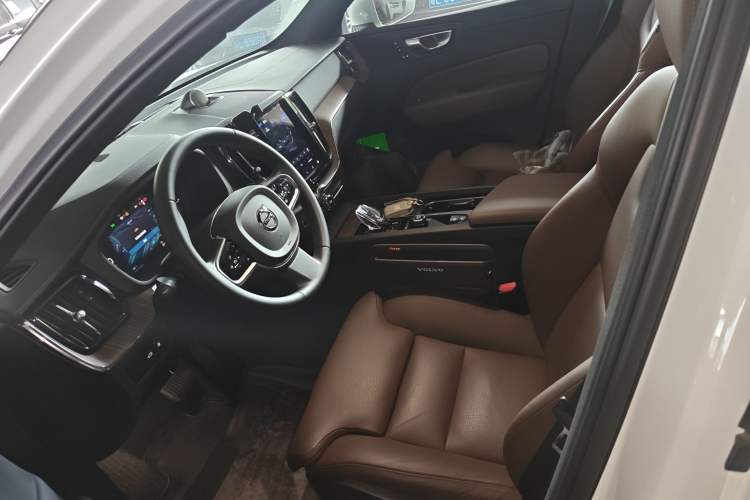 Used Volvo XC60 New Energy 2023 T8 Plug-in Hybrid Long-Range All-Wheel Drive Smart Luxury Edition Left Front Seat