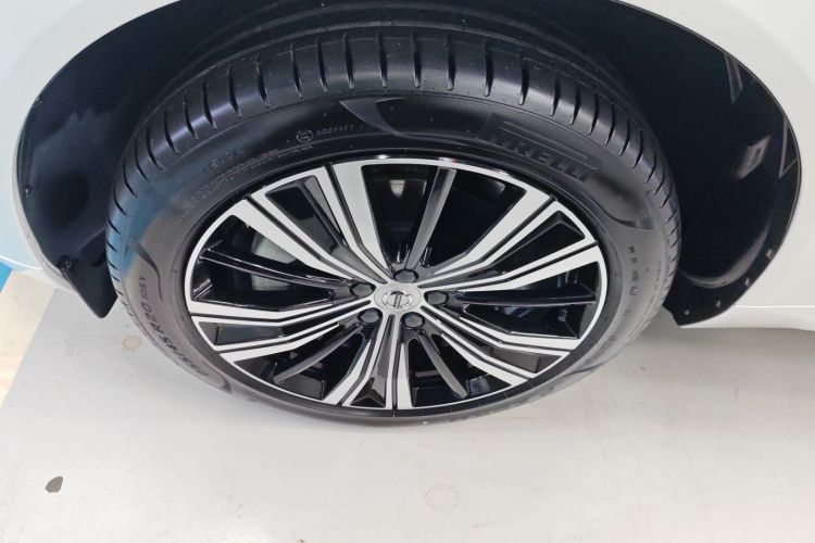 Used Volvo XC60 New Energy 2023 T8 Plug-in Hybrid Long-Range All-Wheel Drive Intelligent Luxury and Enjoyment Edition Left Front Wheel Hub
