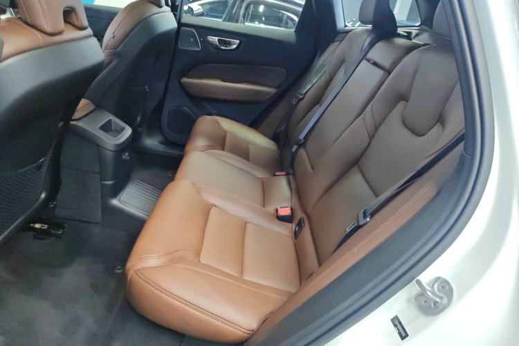 Used Volvo XC60 New Energy 2023 T8 Plug-in Hybrid Long-Range All-Wheel Drive Intelligent Luxury and Enjoyment Edition Left Rear Seat