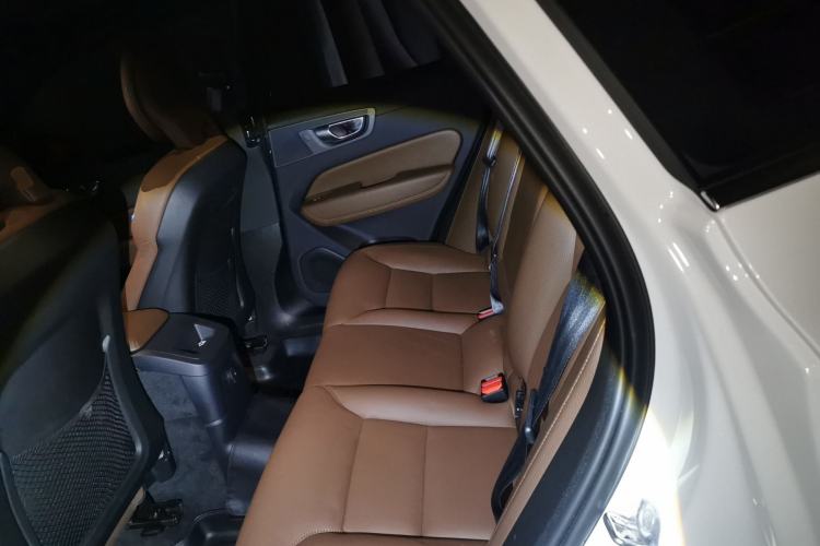 Used Volvo XC60 New Energy 2023 T8 Plug-in Hybrid Long-Range All-Wheel Drive Smart Luxury Edition Left Rear Seat