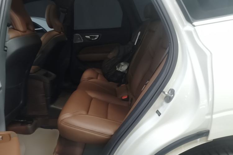 Used Volvo XC60 New Energy 2023 T8 Plug-in Hybrid Long-Range All-Wheel Drive Smart Luxury Edition Left Rear Seat