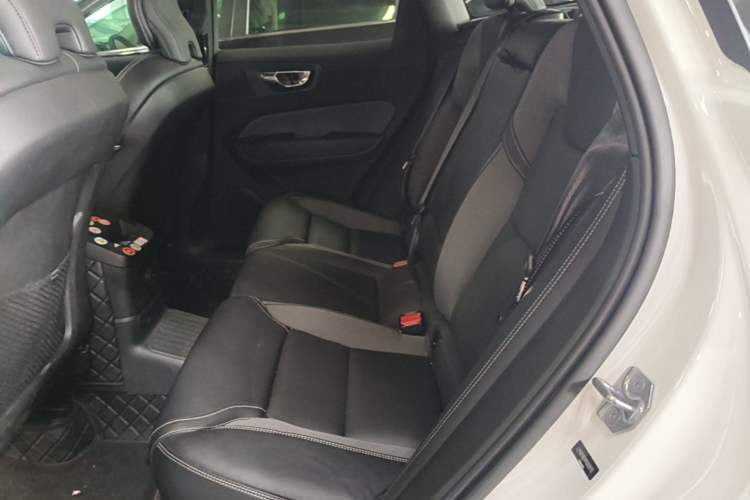 Used Volvo XC60 New Energy 2023 T8 Plug-in Hybrid Long-Range All-Wheel Drive Smart & Sporty Version Left Rear Seat