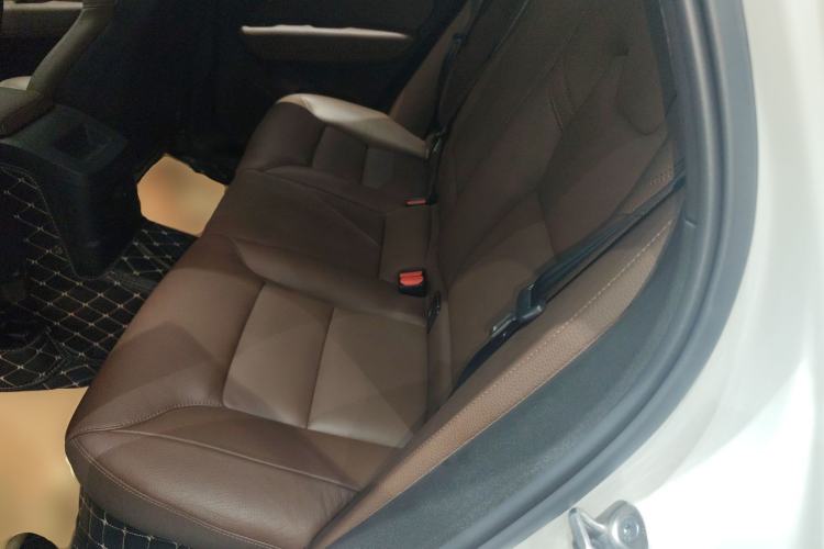 Used Volvo XC60 New Energy 2023 T8 Plug-in Hybrid Long-Range All-Wheel Drive Smart Luxury Edition Left Rear Seat