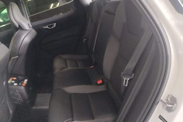 Used Volvo XC60 New Energy 2023 T8 Plug-in Hybrid Long-Range All-Wheel Drive Smart & Sporty Version Left Rear Seat