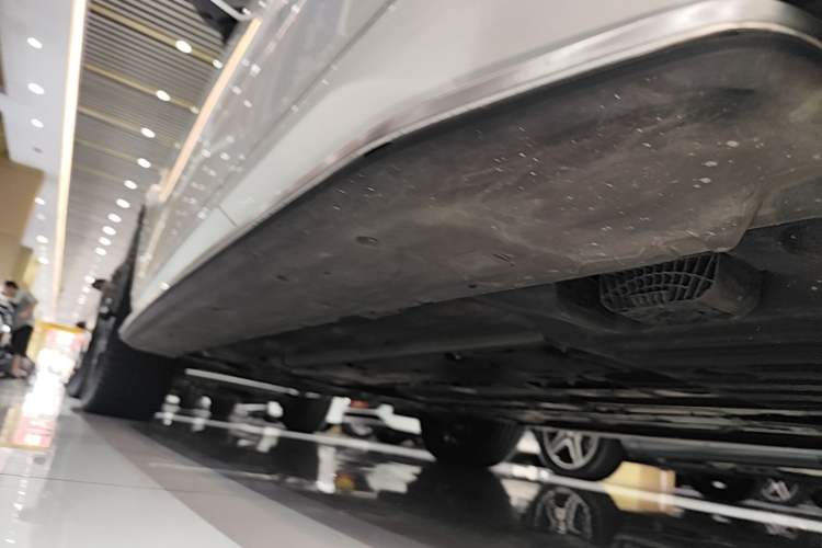 Used Volvo XC60 New Energy 2023 T8 Plug-in Hybrid Long-Range All-Wheel Drive Smart Luxury Edition Left Side Sill