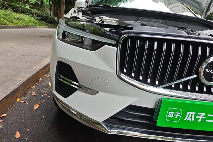 Used Volvo XC60 New Energy 2023 T8 Plug-in Hybrid Long-Range All-Wheel Drive Smart Luxury Edition Right Front Headlight