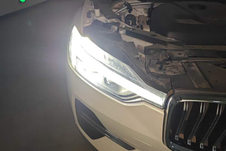 Used Volvo XC60 New Energy 2023 T8 Plug-in Hybrid Long-Range All-Wheel Drive Smart & Dynamic Enjoyment Edition Right Front Headlight