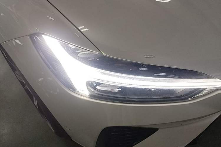 Used Volvo XC60 New Energy 2023 T8 Plug-in Hybrid Long-Range All-Wheel Drive Smart & Sporty Version Right Front Headlight