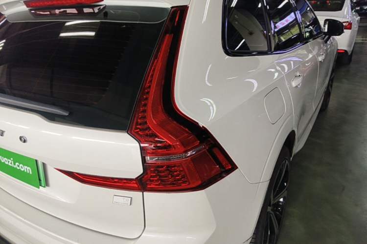 Used Volvo XC60 New Energy 2023 T8 Plug-in Hybrid Long-Range All-Wheel Drive Smart & Sporty Version Right Rear Taillight