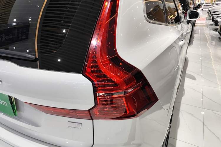 Used Volvo XC60 New Energy 2023 T8 Plug-in Hybrid Long-Range All-Wheel Drive Smart Luxury Edition Right Rear Taillight